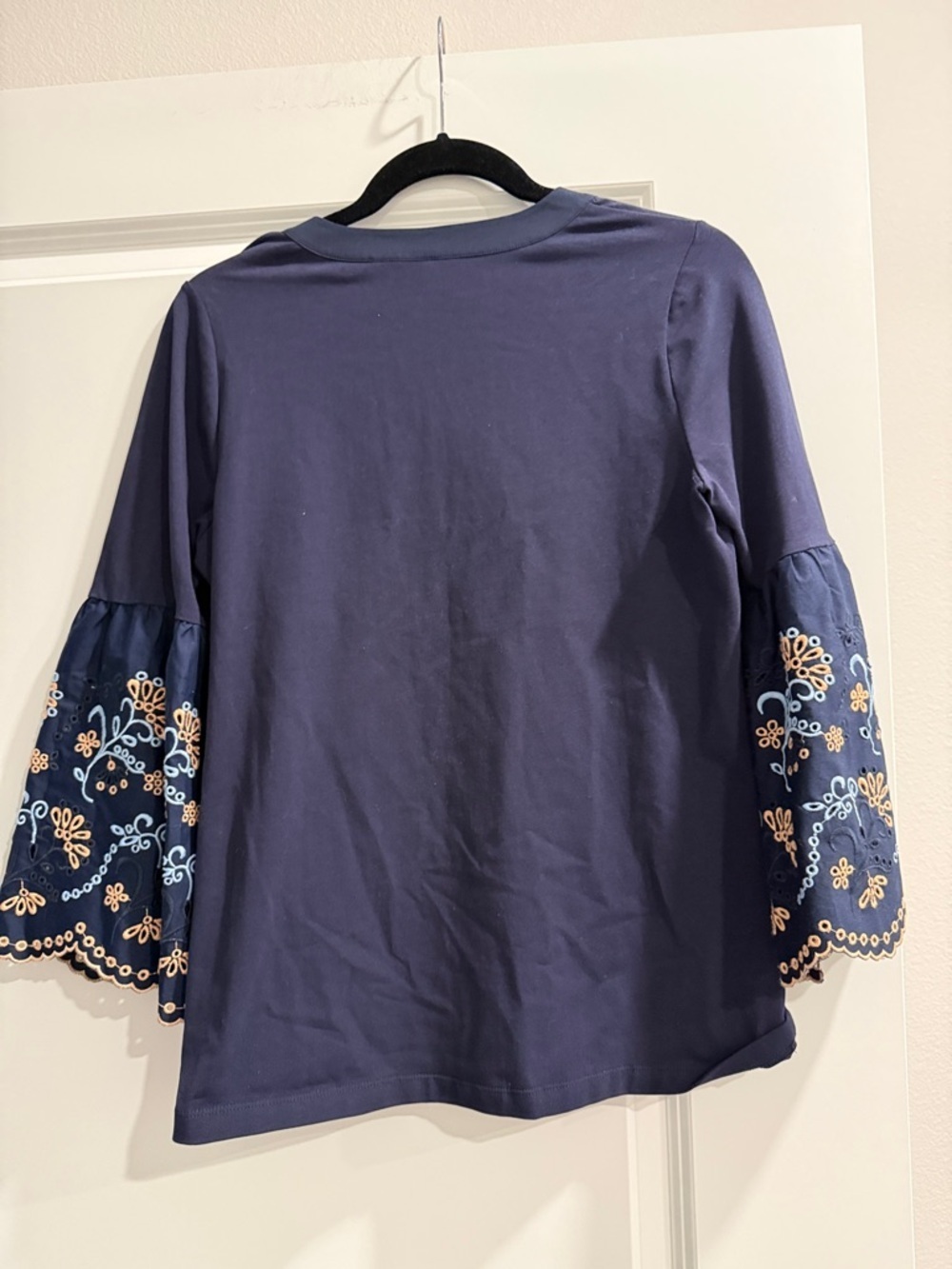 Chico's Navy Top with Embroidered Bell Sleeves Chicos sz o. Reg sz xs - Picture 6 of 6